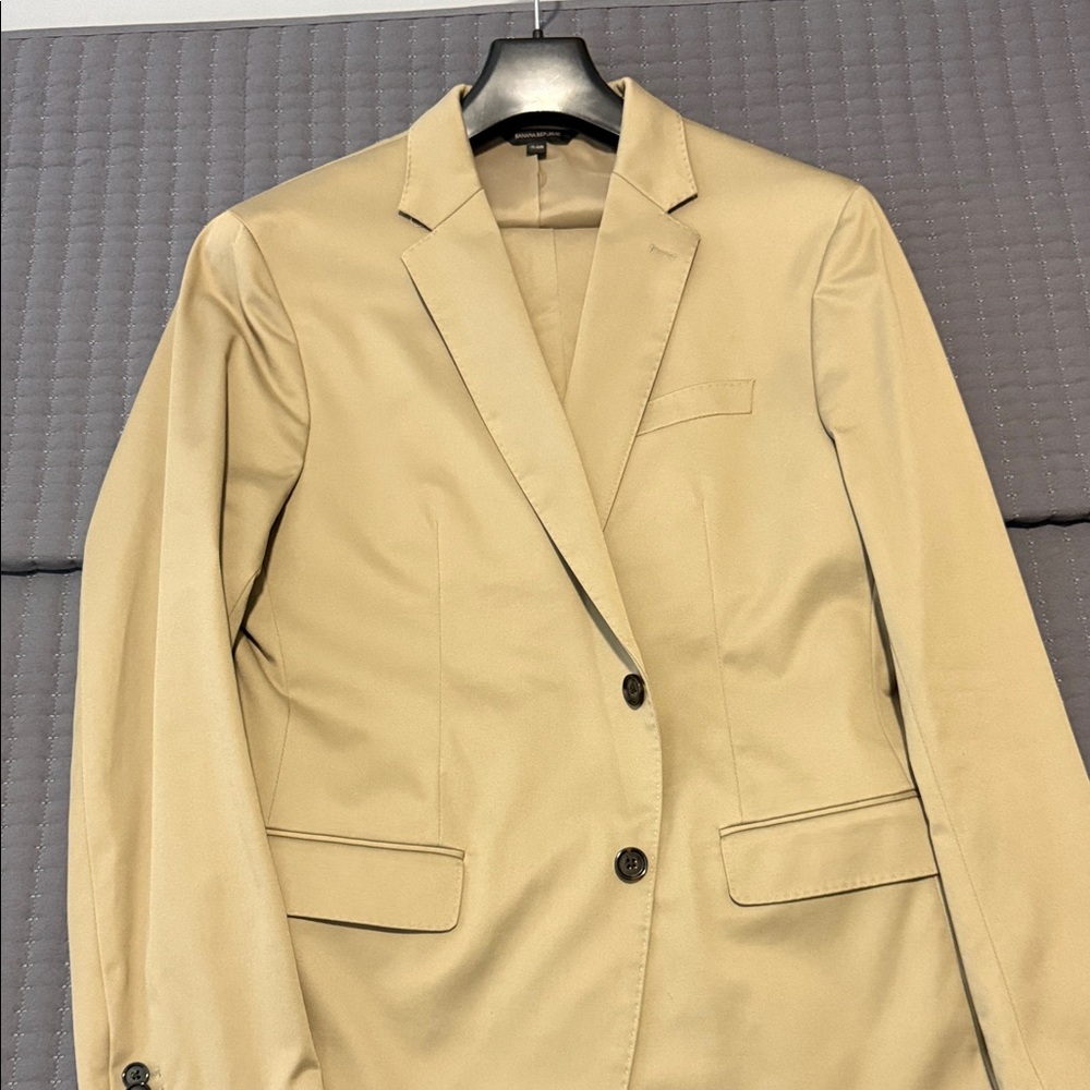 Classic Tan Men's Blazer (44Reg) slim fit (36x32) slim fit pants